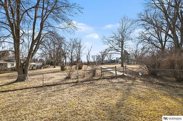 13935 Pierce Street, Omaha, NE 68144