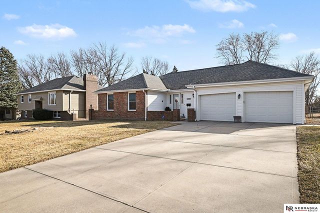 13935 Pierce Street, Omaha, NE 68144