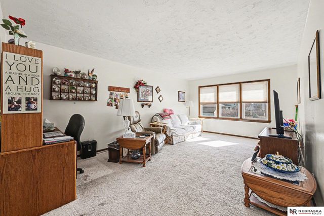 13935 Pierce Street, Omaha, NE 68144