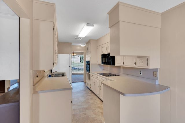 120 Mockingbird Lane, Hillsboro, TX 76645