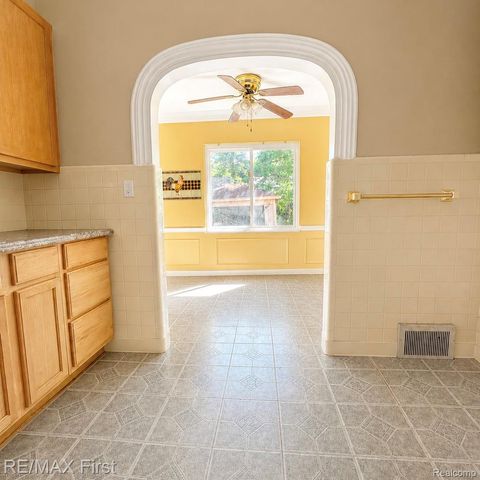 5760 Bishop Street, Detroit, MI 48224