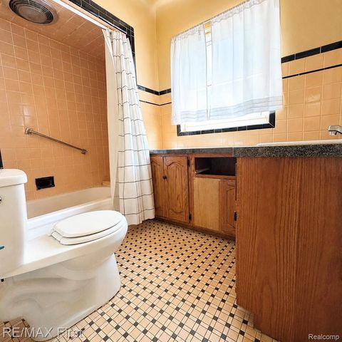 5760 Bishop Street, Detroit, MI 48224