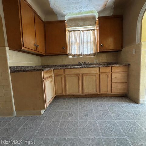 5760 Bishop Street, Detroit, MI 48224