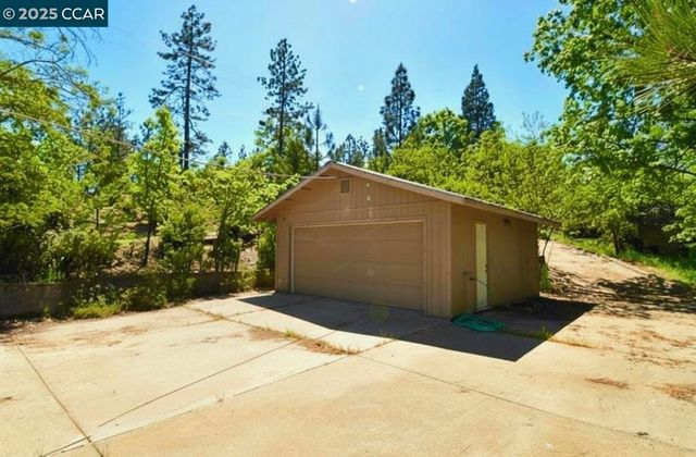 9687 Manzanita Way, Coulterville, CA 95311