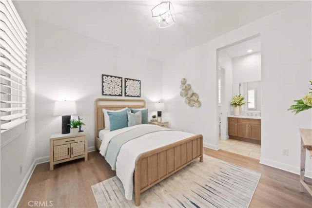 221 Clear Fls, Irvine, CA 92602