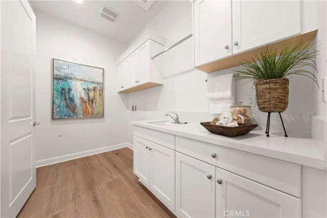 221 Clear Fls, Irvine, CA 92602