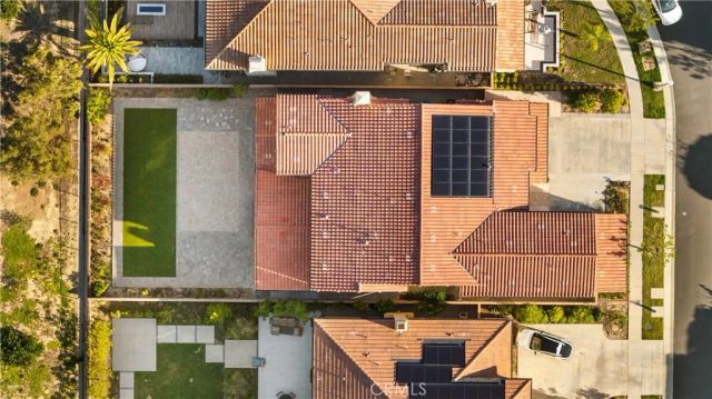 221 Clear Fls, Irvine, CA 92602