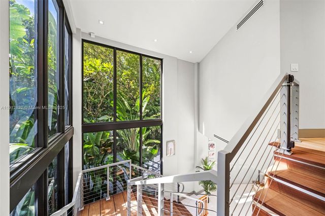 4185 Ventura Ave, Coconut Grove, FL 33133