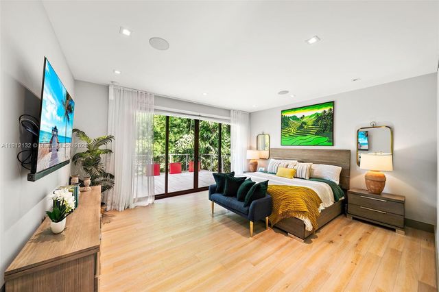 4185 Ventura Ave, Coconut Grove, FL 33133