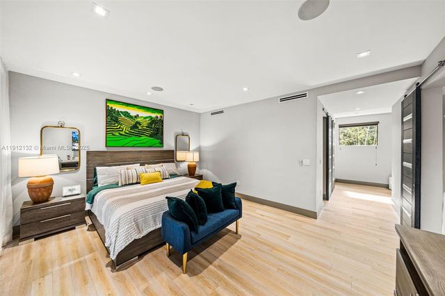 4185 Ventura Ave, Coconut Grove, FL 33133