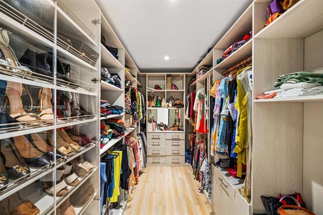 4185 Ventura Ave, Coconut Grove, FL 33133