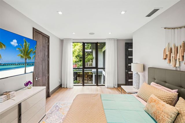 4185 Ventura Ave, Coconut Grove, FL 33133