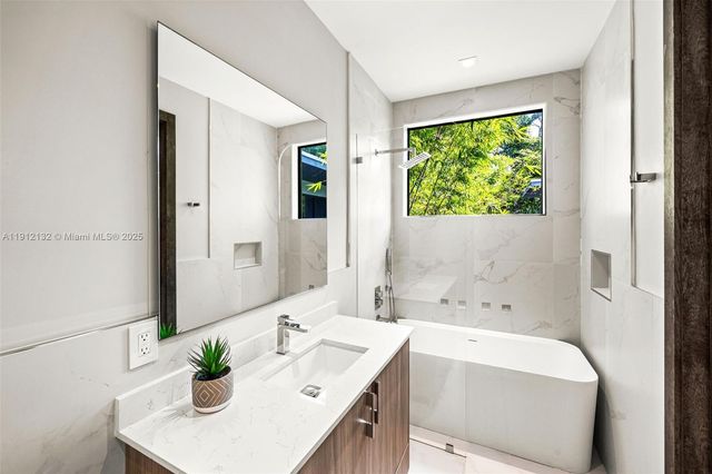 4185 Ventura Ave, Coconut Grove, FL 33133