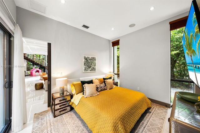 4185 Ventura Ave, Coconut Grove, FL 33133