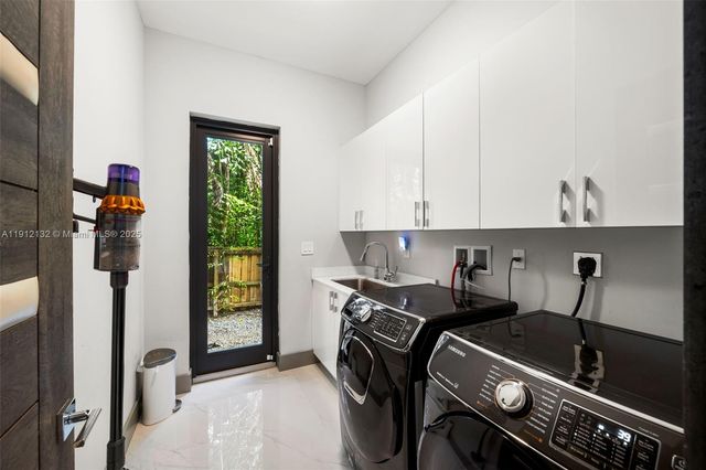 4185 Ventura Ave, Coconut Grove, FL 33133