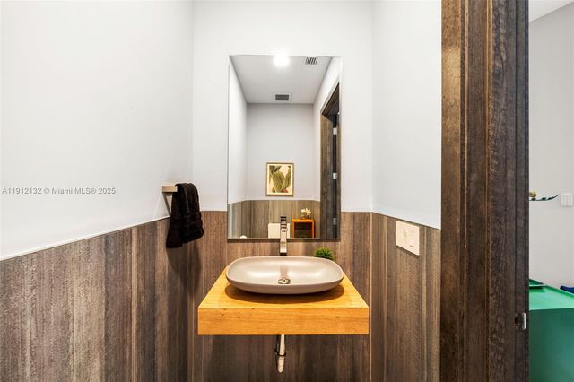 4185 Ventura Ave, Coconut Grove, FL 33133