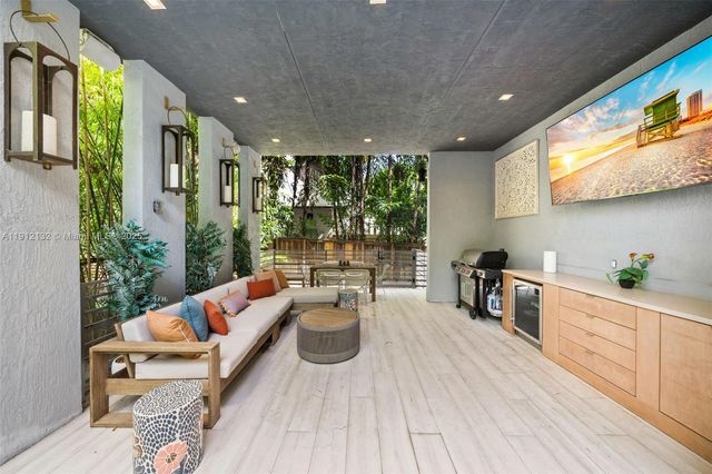 4185 Ventura Ave, Coconut Grove, FL 33133