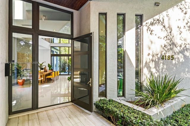 4185 Ventura Ave, Coconut Grove, FL 33133