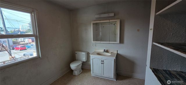 1512 Rainier Avenue, Everett, WA 98201