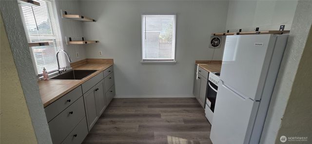 1512 Rainier Avenue, Everett, WA 98201