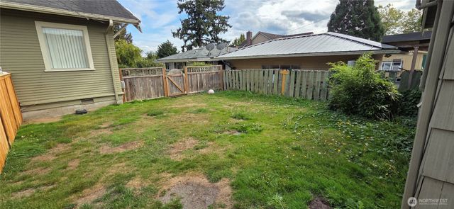 1512 Rainier Avenue, Everett, WA 98201