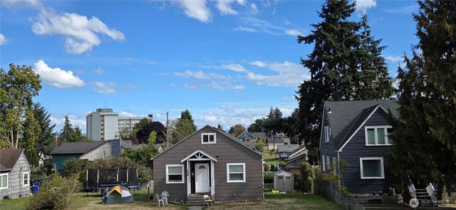 1512 Rainier Avenue, Everett, WA 98201