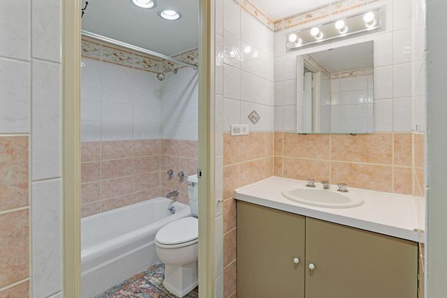 175 E DELAWARE Place 4921, Chicago, IL 60611