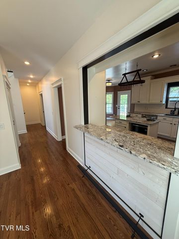 207 Haley Walk, Bristol, TN 37620