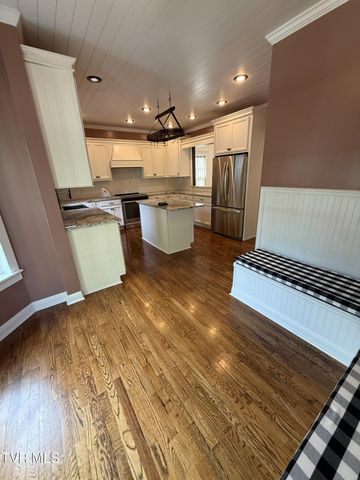 207 Haley Walk, Bristol, TN 37620