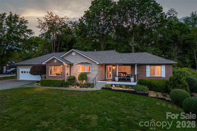 51 White Pine Circle, Fletcher, NC 28732