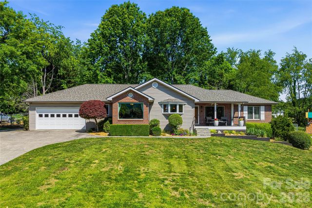 51 White Pine Circle, Fletcher, NC 28732