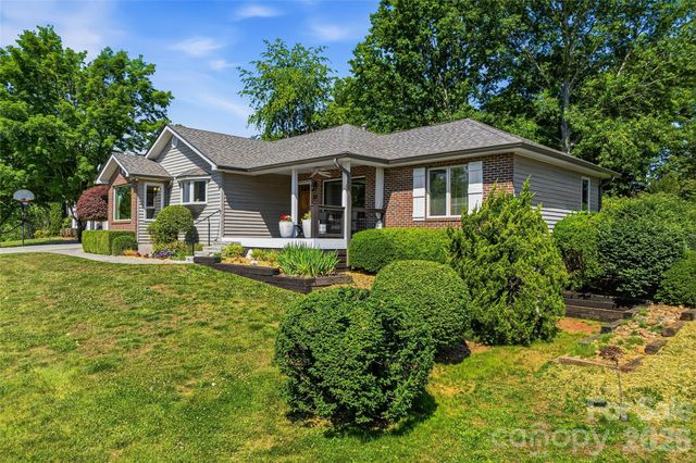 51 White Pine Circle, Fletcher, NC 28732