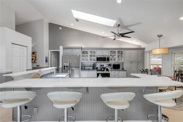815 E 7TH AVENUE, New Smyrna Beach, FL 32169