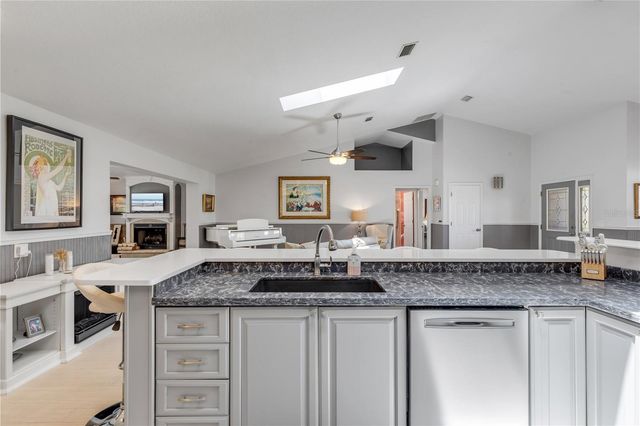815 E 7TH AVENUE, New Smyrna Beach, FL 32169