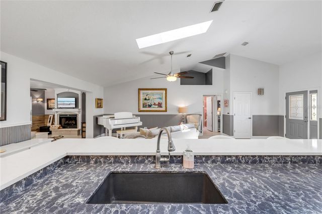815 E 7TH AVENUE, New Smyrna Beach, FL 32169
