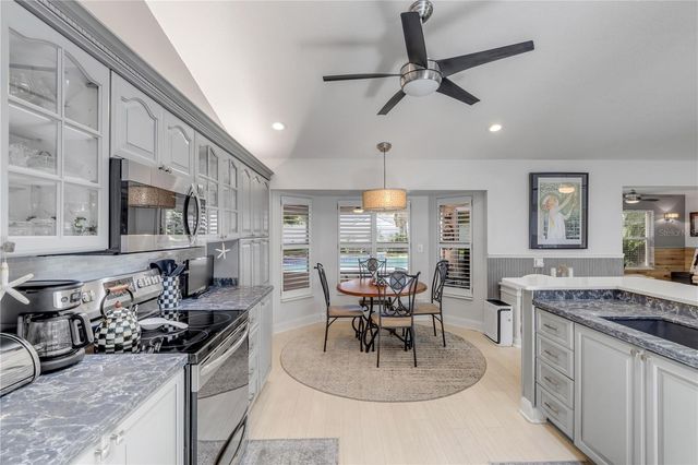 815 E 7TH AVENUE, New Smyrna Beach, FL 32169