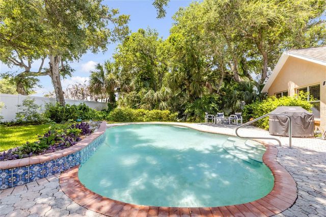 815 E 7TH AVENUE, New Smyrna Beach, FL 32169
