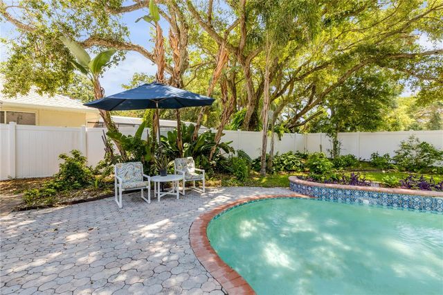 815 E 7TH AVENUE, New Smyrna Beach, FL 32169