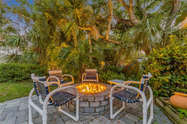 815 E 7TH AVENUE, New Smyrna Beach, FL 32169