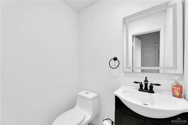 1405 N 15th Street B-16, Mcallen, TX 78501