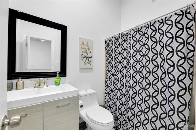 1405 N 15th Street B-16, Mcallen, TX 78501