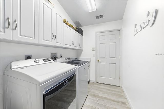 388 SWEETWATER SPRINGS ST, Debary, FL 32713