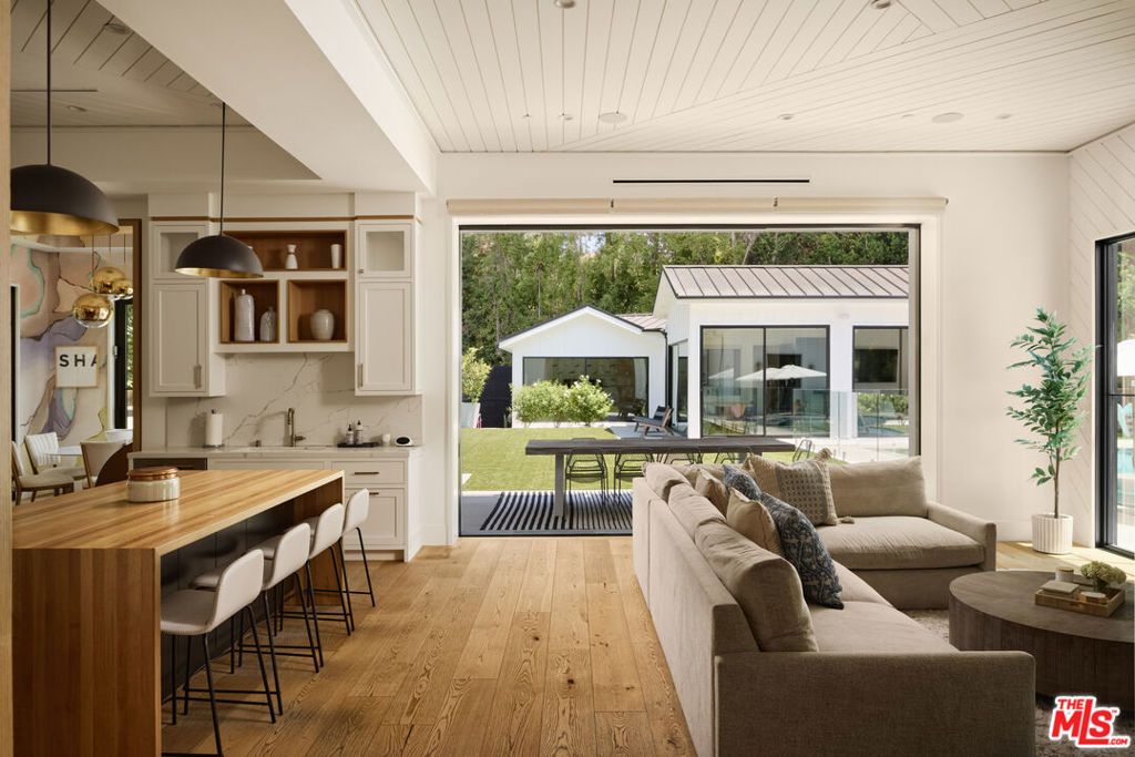 4634 White Oak Avenue, Encino, CA 91316