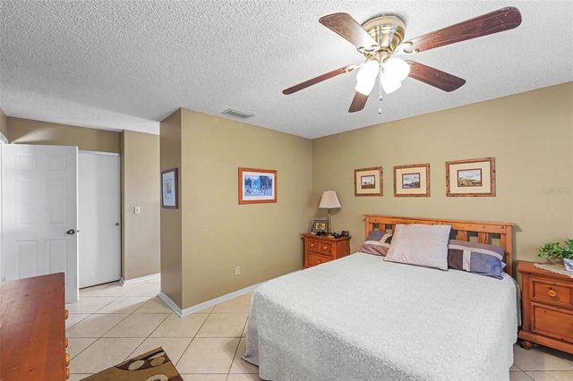 312 THORN HILL PLACE, Sun City Center, FL 33573