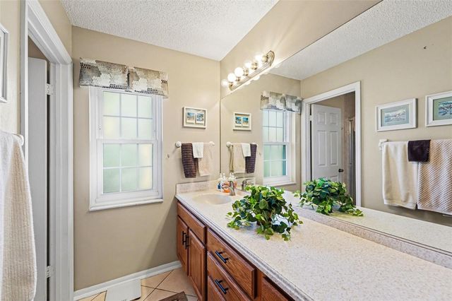 312 THORN HILL PLACE, Sun City Center, FL 33573