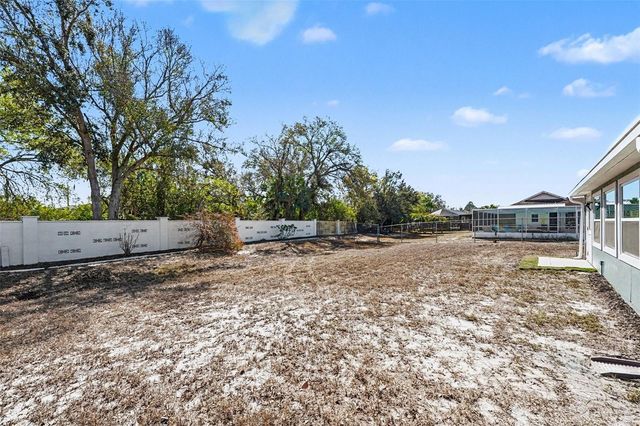 312 THORN HILL PLACE, Sun City Center, FL 33573