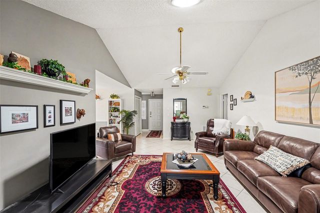 312 THORN HILL PLACE, Sun City Center, FL 33573