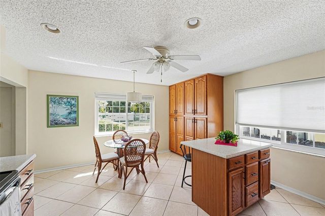 312 THORN HILL PLACE, Sun City Center, FL 33573