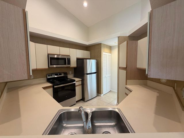 302 Muirfield Court, Jupiter, FL 33458