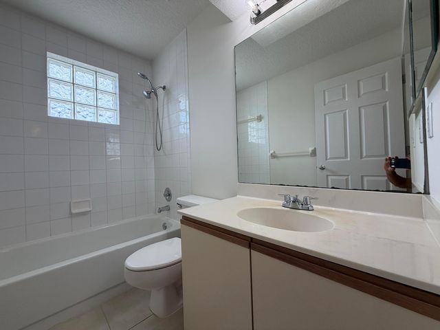 302 Muirfield Court, Jupiter, FL 33458